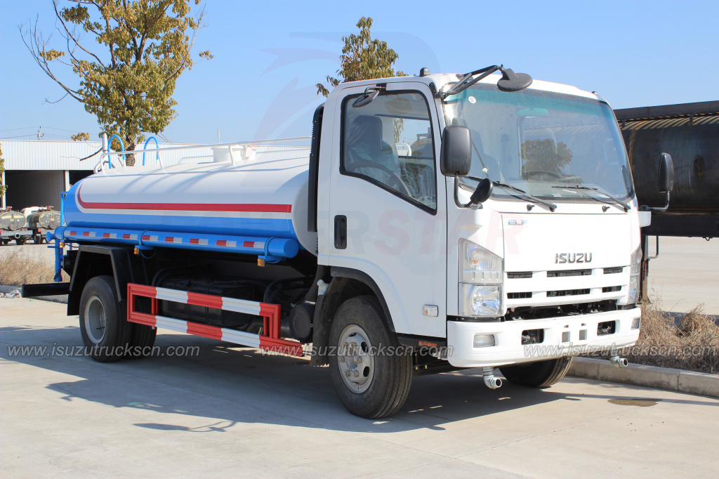 Camion d'arrosage 8000L ISUZU NPR eau réservoir camion ELF 700p