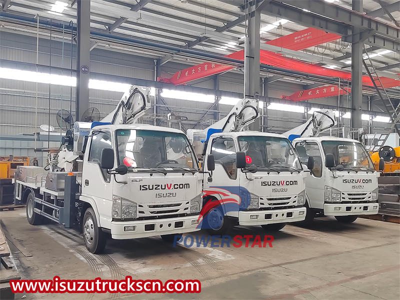 3 camions nacelles Isuzu 20 M sont exportés vers les Philippines et le Malila