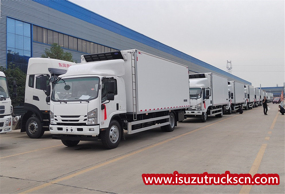 21 unités de camions frigorifiques ISUZU ELF sont exportées
        