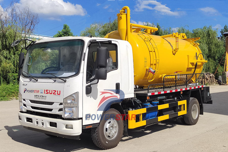 Un camion combiné de jet d'égout et d'aspiration Isuzu NPR est exporté vers Dubaï