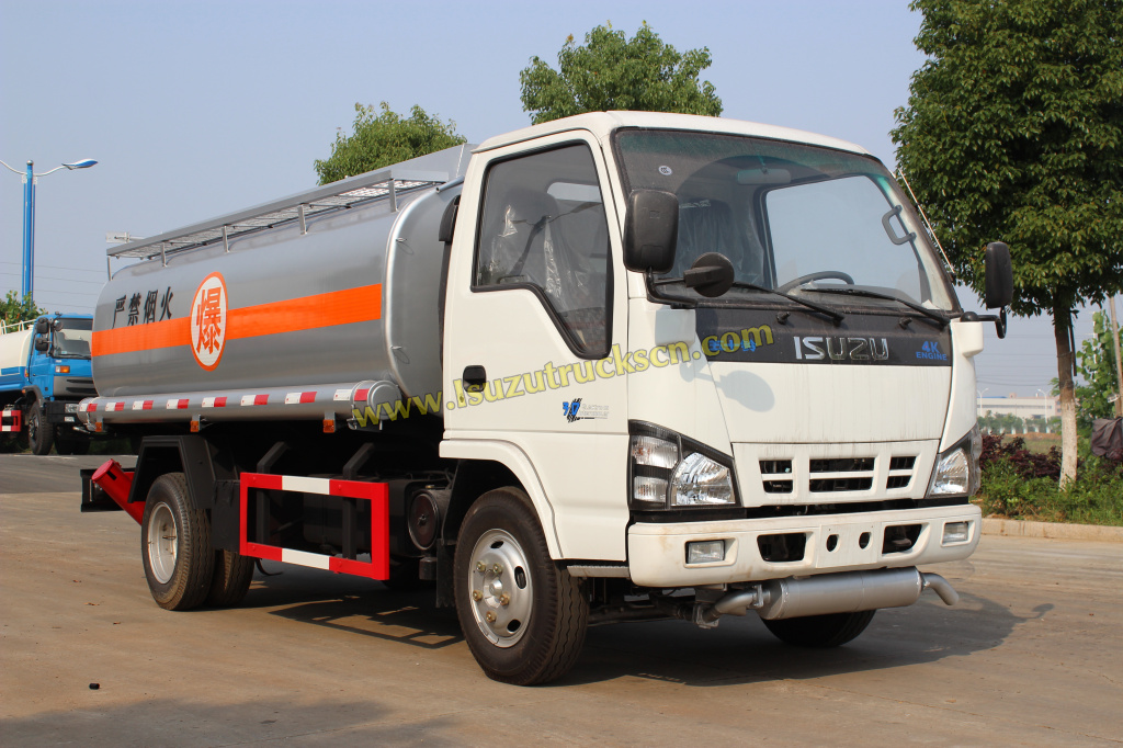 Isuzu 4 * 2 camion de capacité réservoir de carburant pour la vente de camions Powerstar fabricant 