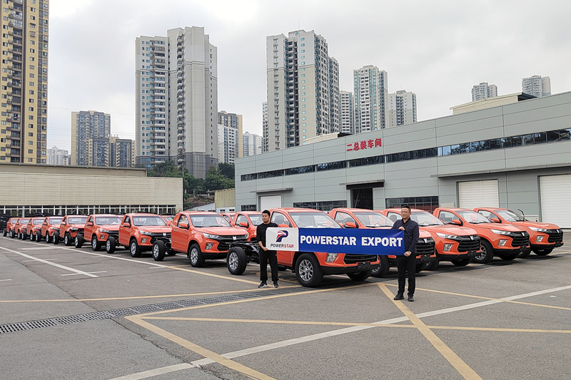 100 camionnettes diesel Isuzu à quatre roues motrices sont exportées vers l'Éthiopie